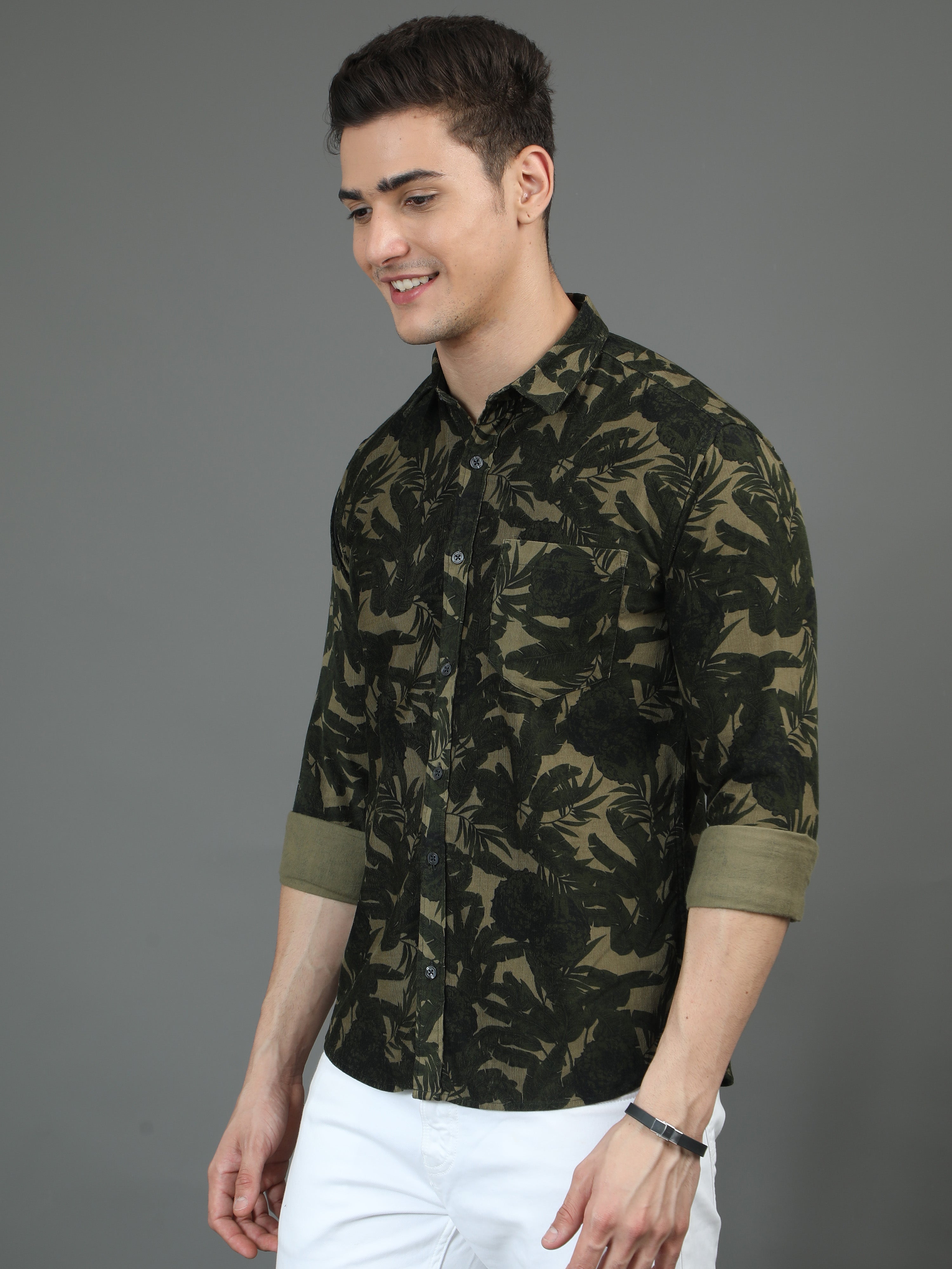 トップス 25SS Sticker Printed Corduroy Shirt 25SS Sticker Printed Corduroy Shirt